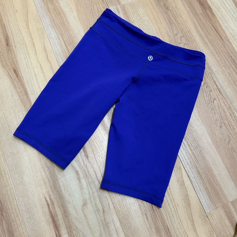 Lululemon purple shorts size 4 tall travel